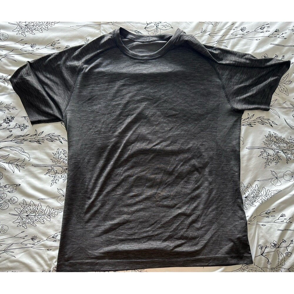 Lululemon Metal Vent Tech - XL